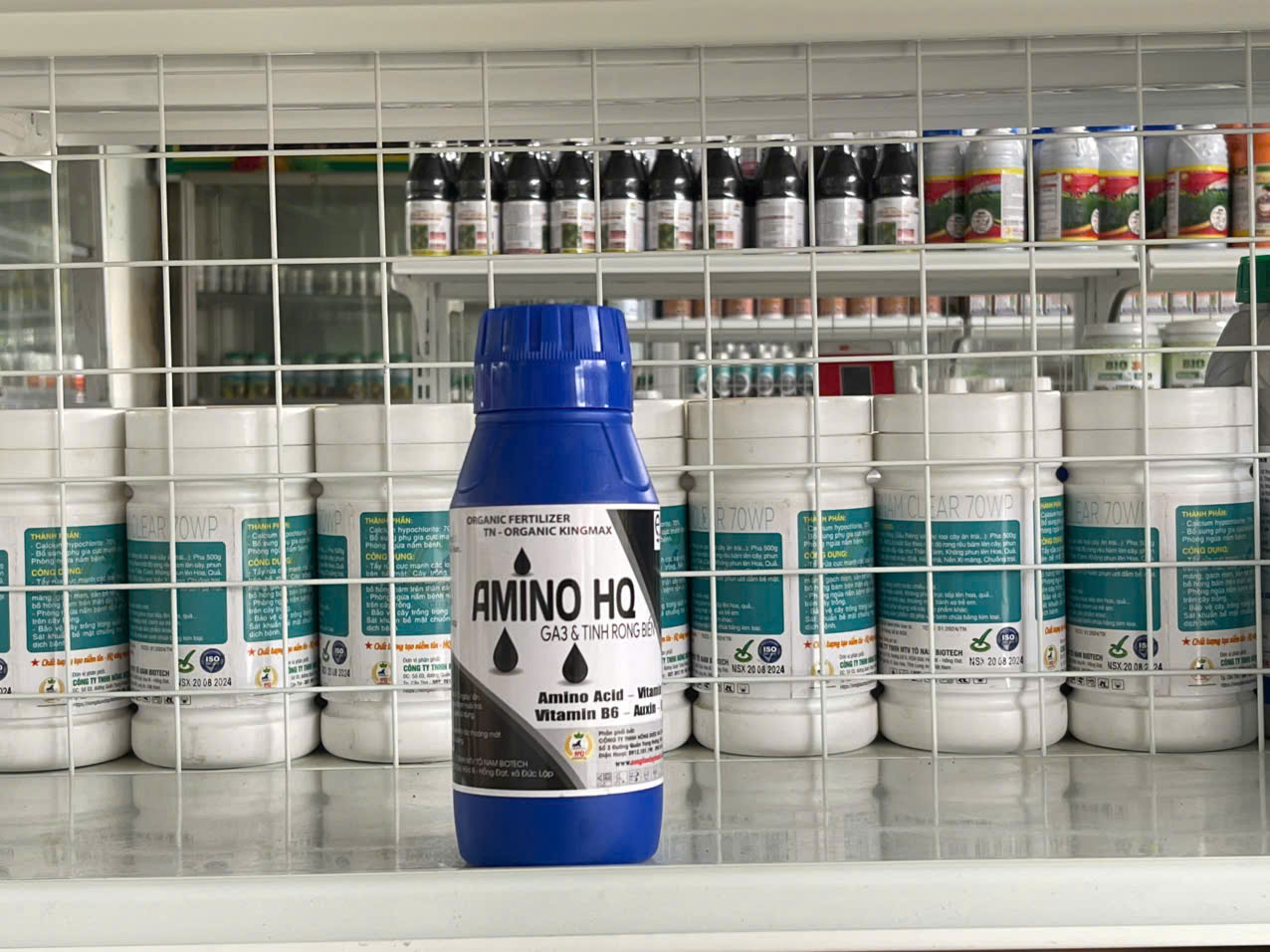 AMINO HQ (Hạn chế tình trạng rụng hoa, rụng trái non, hỗ trợ trái lớn đều và lên màu đẹp tự nhiên)