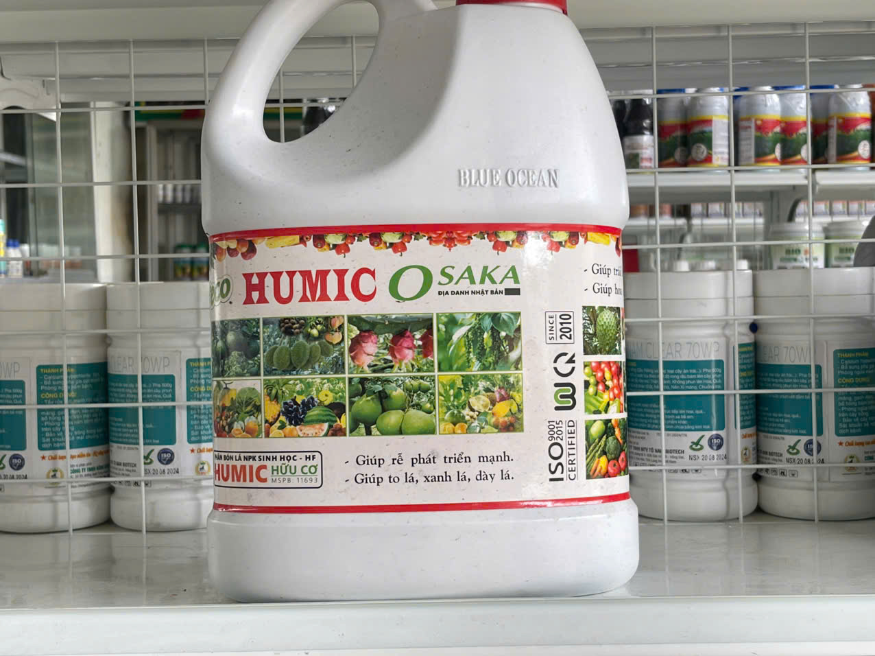 Phân bón lá NPK sinh học Eco Humic Osaka.