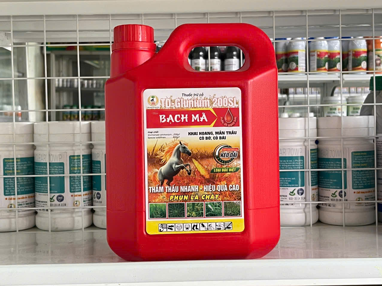 TD-Glunium 200SL (Hiệu BẠCH MÃ) đặc trị cỏ tranh, mần trầu